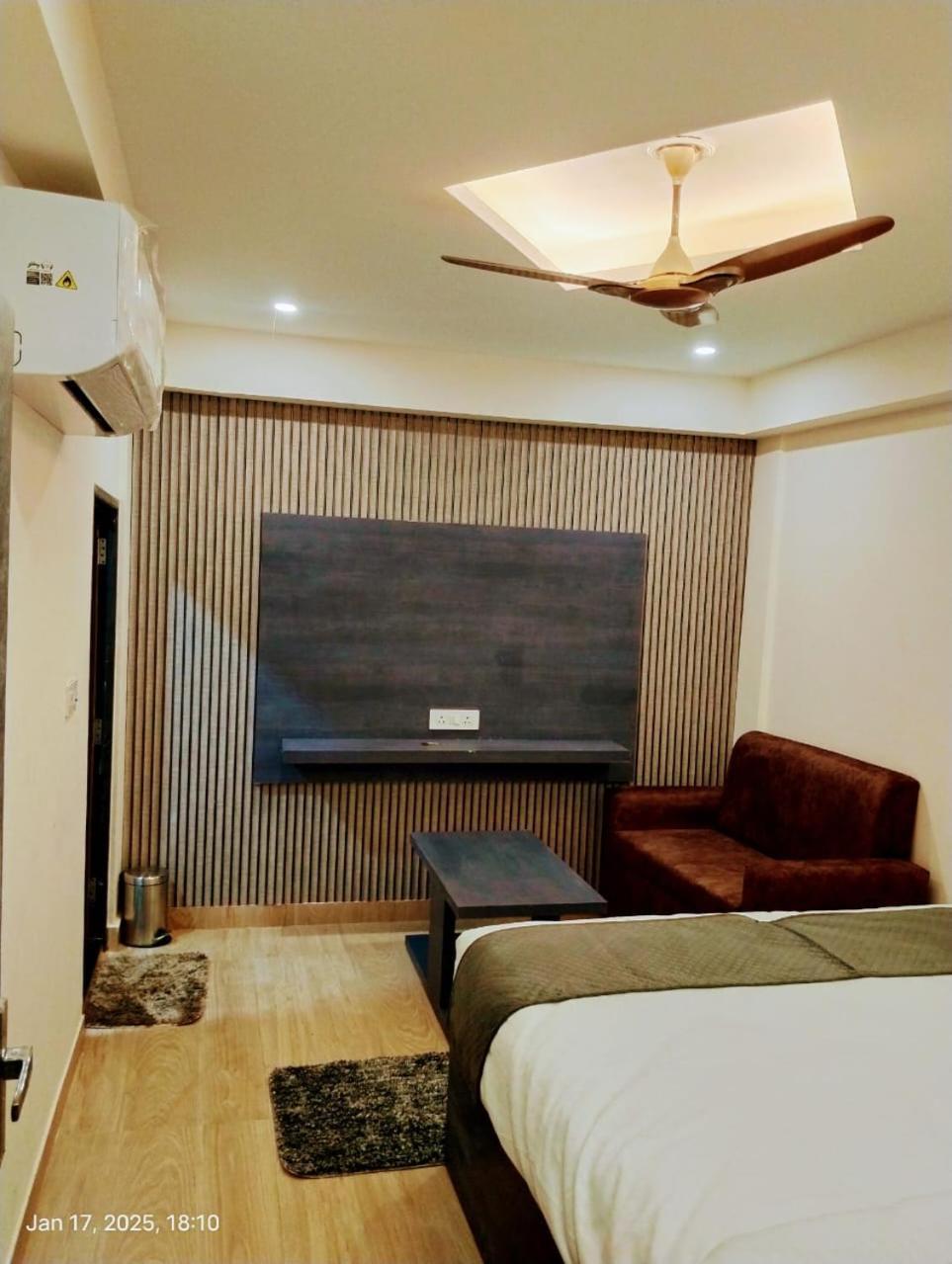 Hotel Abhinandan Ayodhya Exterior foto